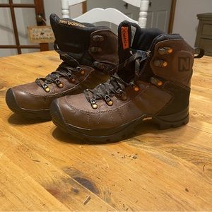 New balance rainier hiking boots size 8